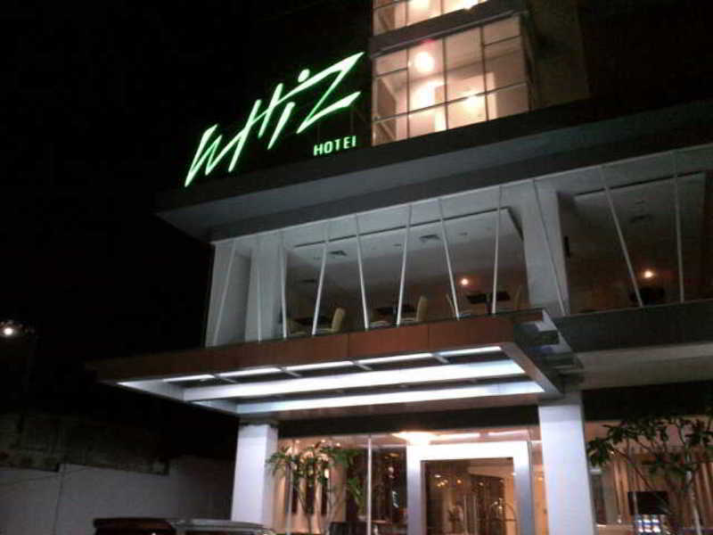 Whiz Hotel Cikini Jacarta Exterior foto
