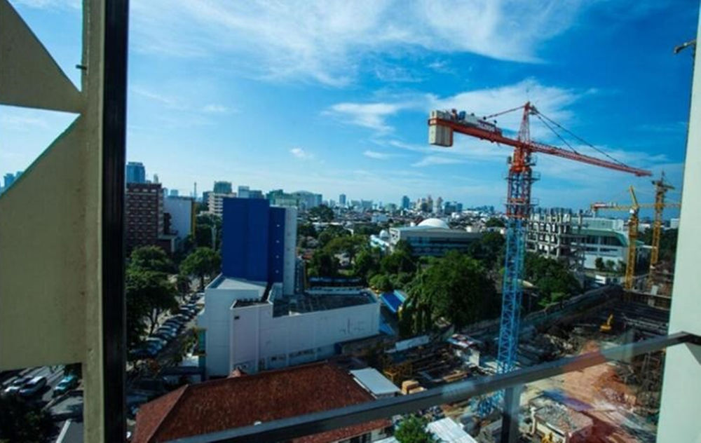 Whiz Hotel Cikini Jacarta Exterior foto