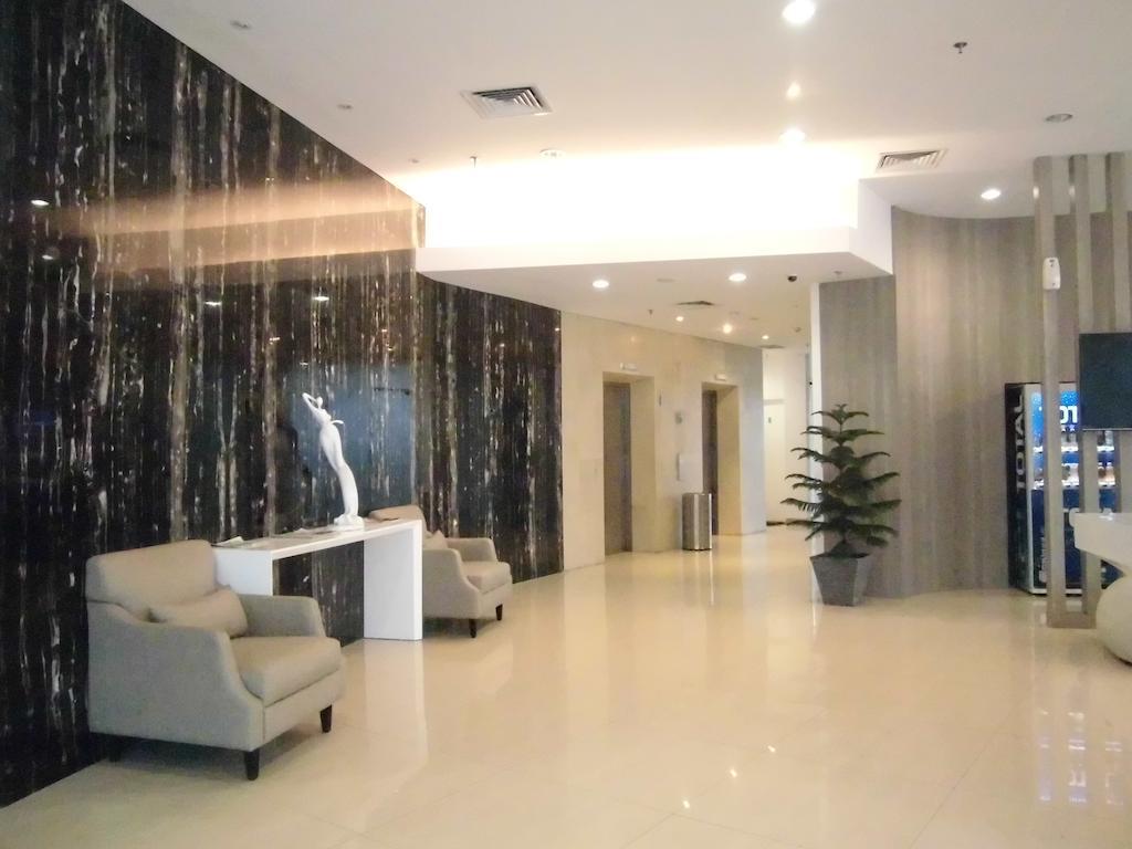 Whiz Hotel Cikini Jacarta Exterior foto